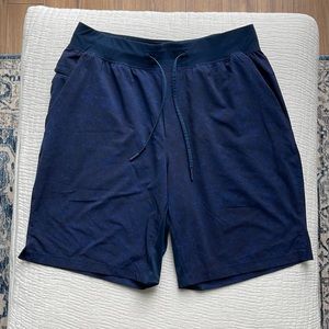 Mens Lululemon T.H.E. short 9” inseam size L NWOT